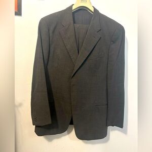 Armani suit tag says 46R comes with pants
